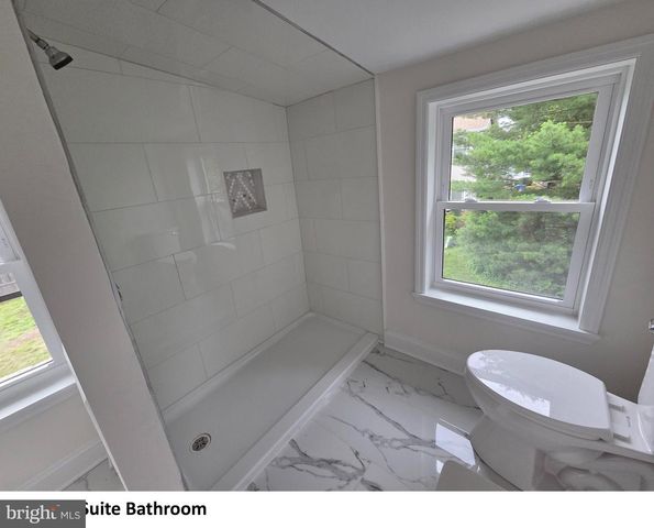 7 N LOCUST AVE, Marlton, NJ 08053