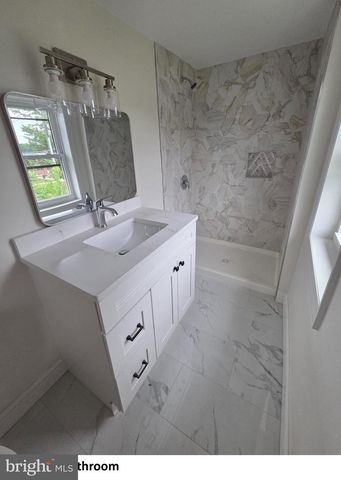 7 N LOCUST AVE, Marlton, NJ 08053