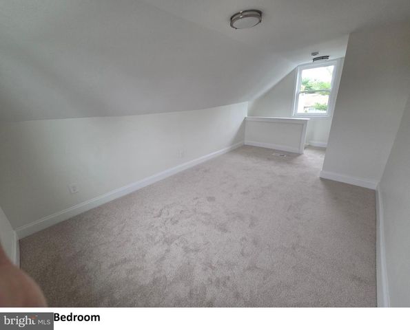7 N LOCUST AVE, Marlton, NJ 08053