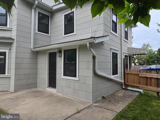 7 N LOCUST AVE, Marlton, NJ 08053