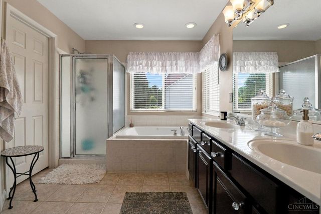 1249 Fox Hollow Drive, Lebanon, OH 45036