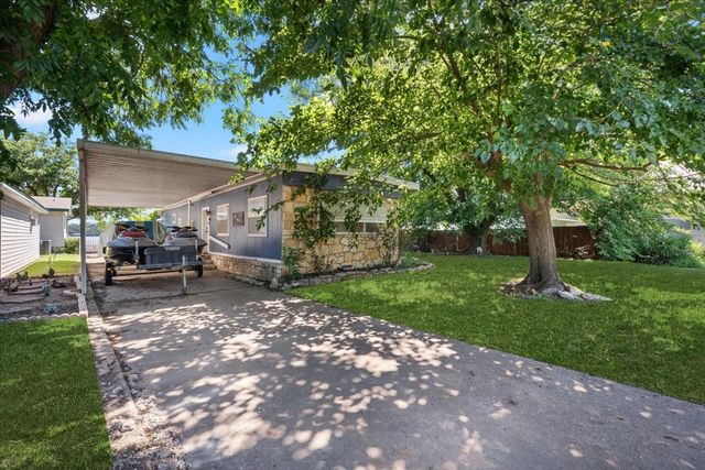 4115 Lands End Court, Granbury, TX 76048