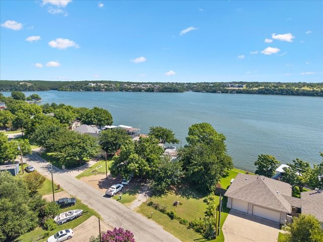 4115 Lands End Court, Granbury, TX 76048