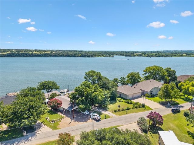 4115 Lands End Court, Granbury, TX 76048
