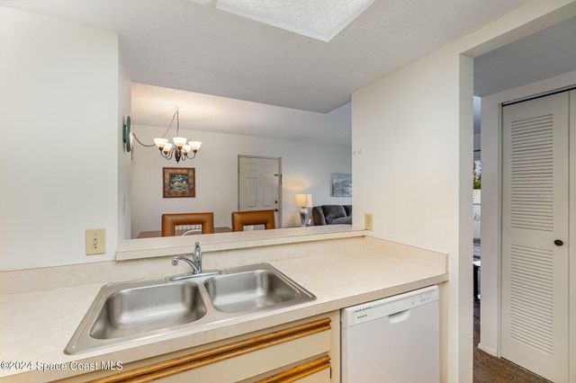 993 Sonesta Avenue NE 103, Palm Bay, FL 32905