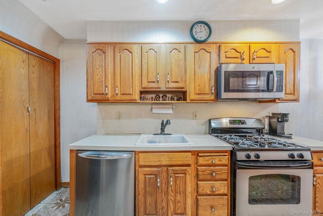 6051 71st Street, Maspeth, NY 11378