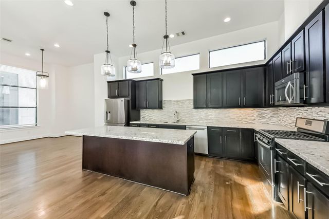 1810 Thompson Street, Houston, TX 77007