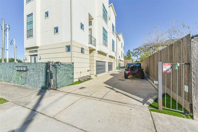 1810 Thompson Street, Houston, TX 77007