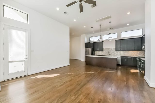 1810 Thompson Street, Houston, TX 77007