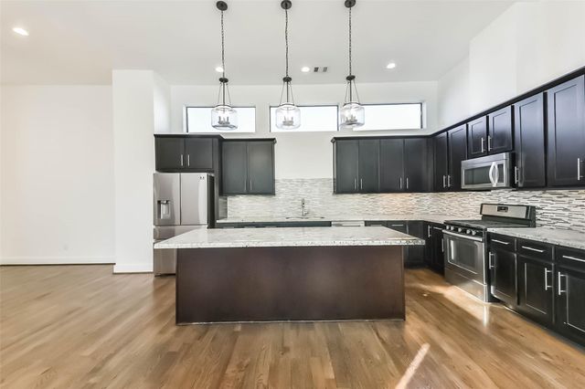 1810 Thompson Street, Houston, TX 77007