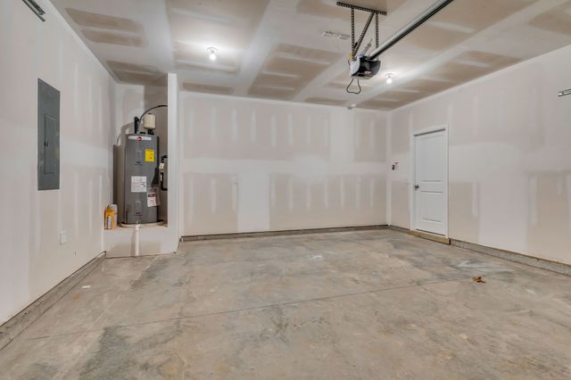 1117 Southerlynn Dr, White House, TN 37188