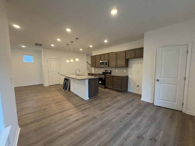 1117 Southerlynn Dr, White House, TN 37188