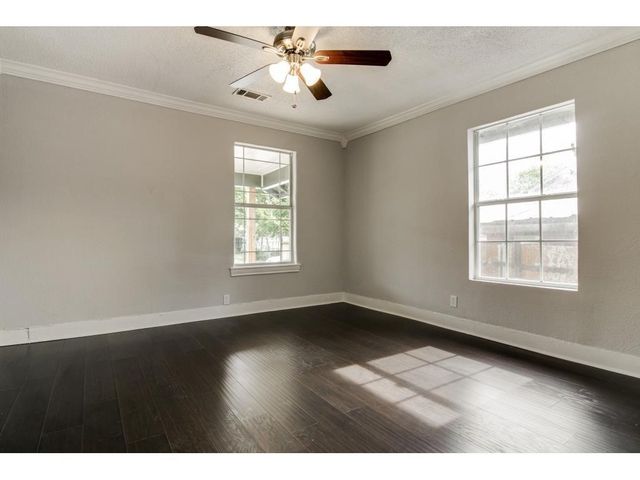 126 Neches, Dallas, TX 75208