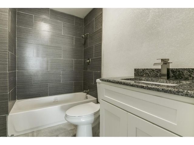 126 Neches, Dallas, TX 75208