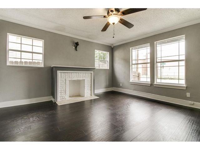 126 Neches, Dallas, TX 75208