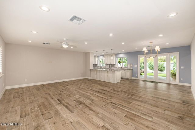 4010 E COOLIDGE Street, Phoenix, AZ 85018