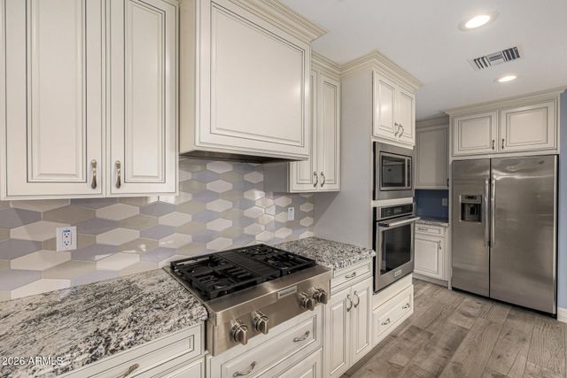 4010 E COOLIDGE Street, Phoenix, AZ 85018