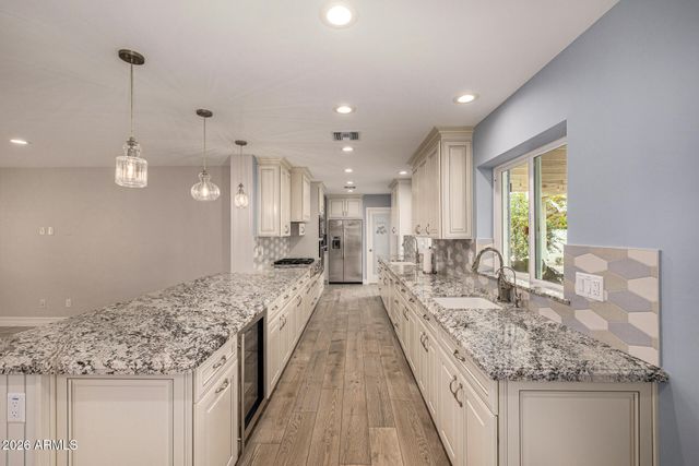 4010 E COOLIDGE Street, Phoenix, AZ 85018