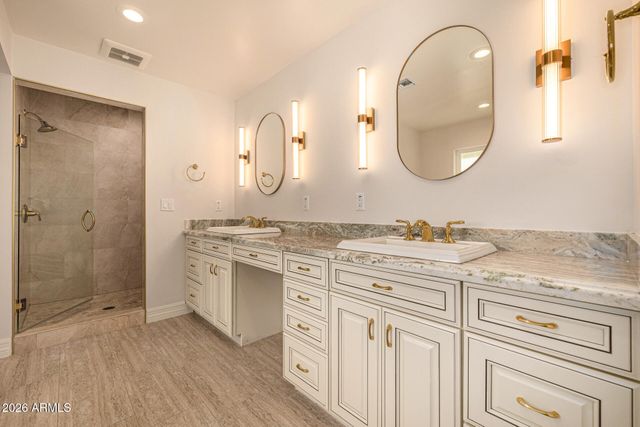 4010 E COOLIDGE Street, Phoenix, AZ 85018