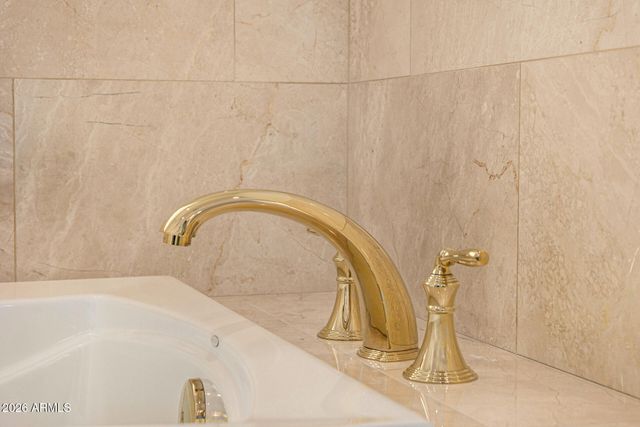 4010 E COOLIDGE Street, Phoenix, AZ 85018