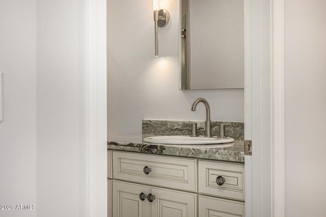 4010 E COOLIDGE Street, Phoenix, AZ 85018