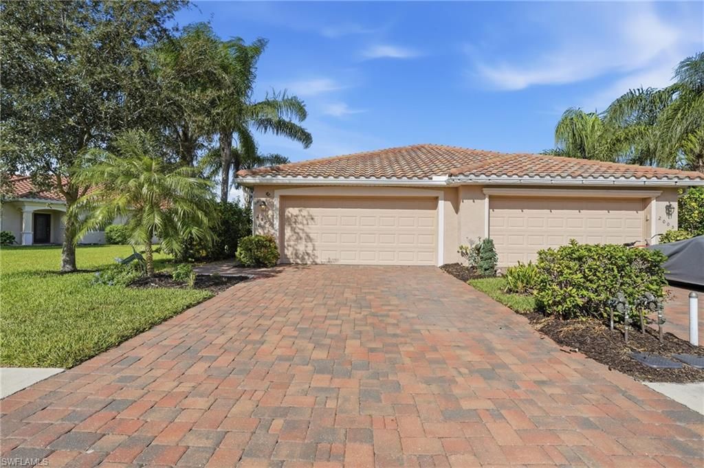 2009 Tamarron LN, NAPLES, FL 34120 — exterior