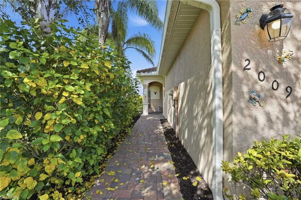 2009 Tamarron LN, NAPLES, FL 34120 — photo 3