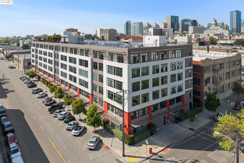 288 3rd St 517, Oakland, CA 94607