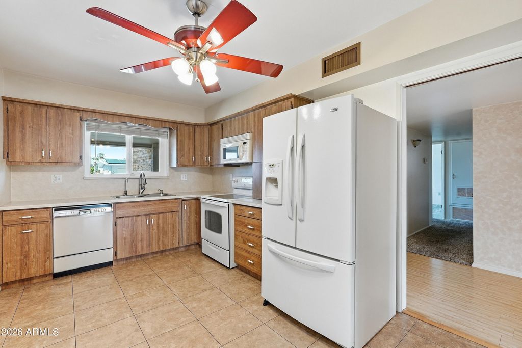 10027 W DEANNE Drive, Sun City, AZ 85351 — photo 3