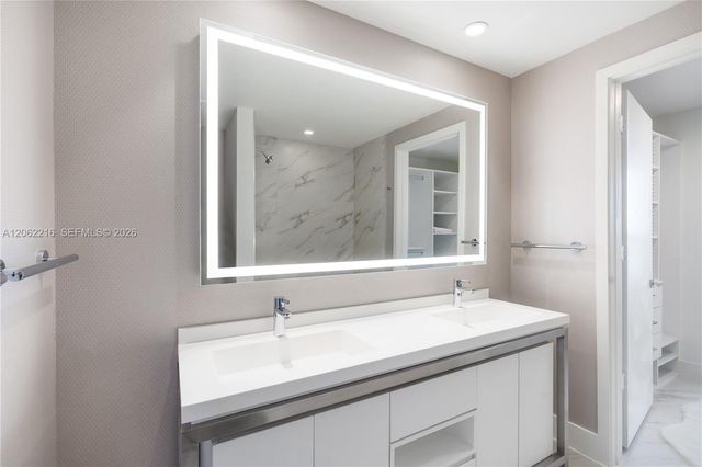 2000 Metropica Way 2010, Sunrise, FL 33323