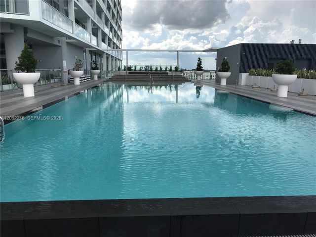 2000 Metropica Way 2010, Sunrise, FL 33323