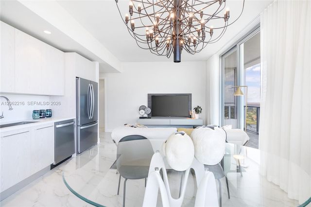 2000 Metropica Way 2010, Sunrise, FL 33323