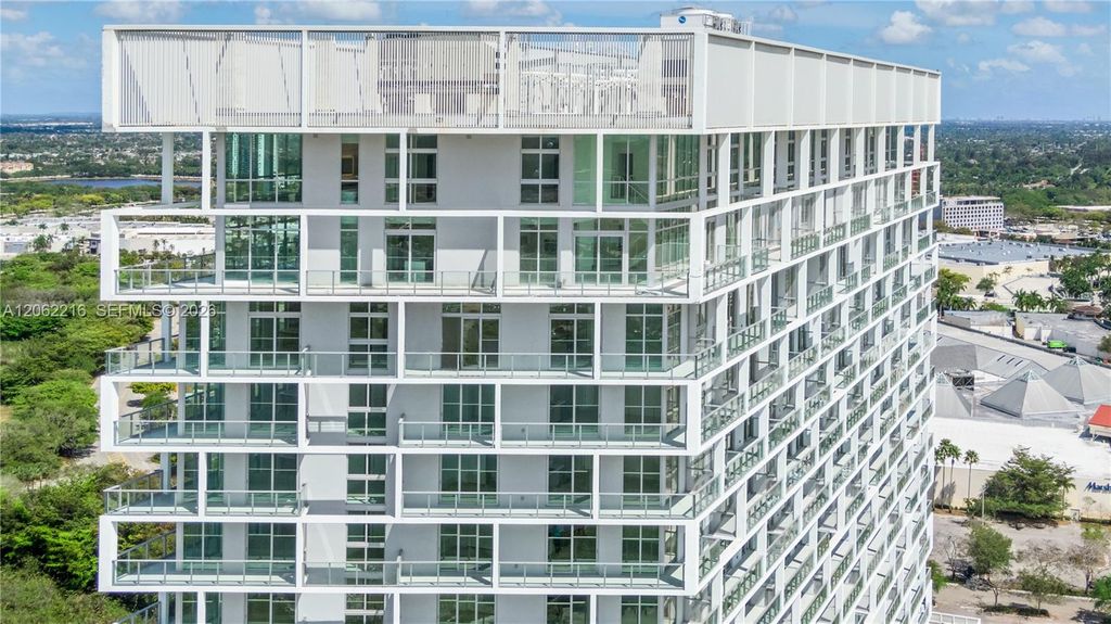 2000 Metropica Way 2010, Sunrise, FL 33323