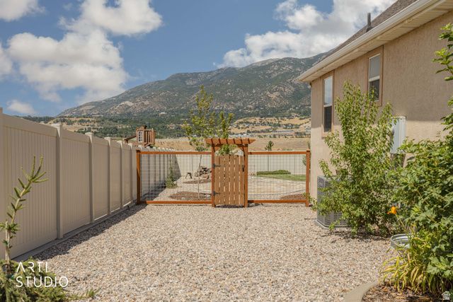 2194 E VIEW DR, South Weber, UT 84405