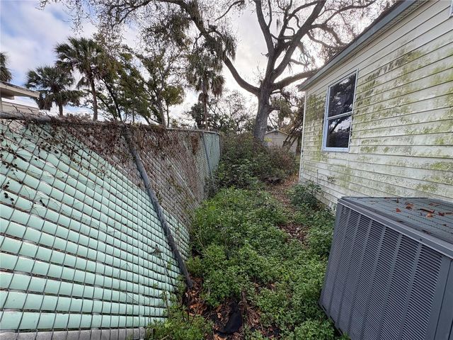 10106 S ALMA STREET, Gibsonton, FL 33534