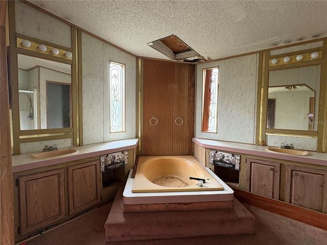 10106 S ALMA STREET, Gibsonton, FL 33534