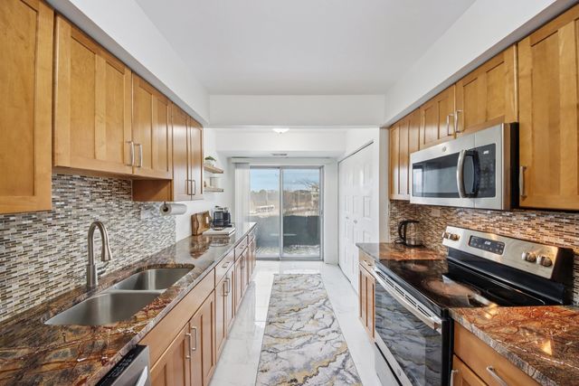 4949 Golf Road 308, Skokie, IL 60077