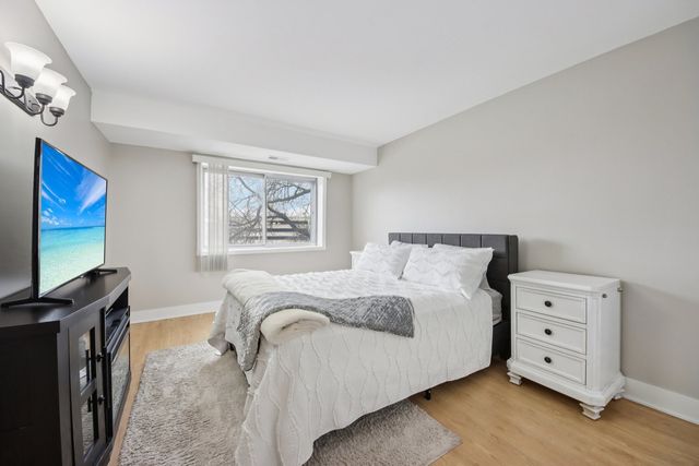 4949 Golf Road 308, Skokie, IL 60077