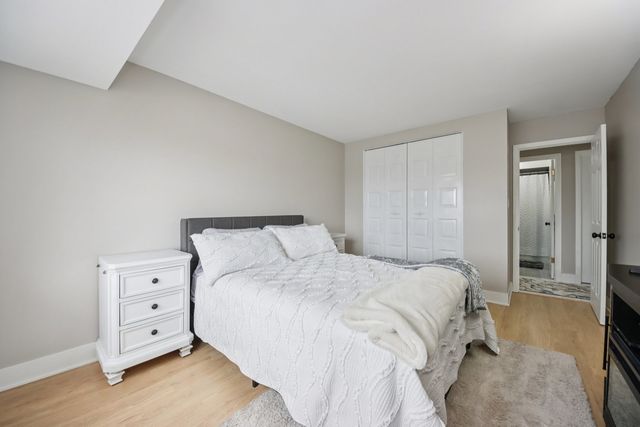 4949 Golf Road 308, Skokie, IL 60077