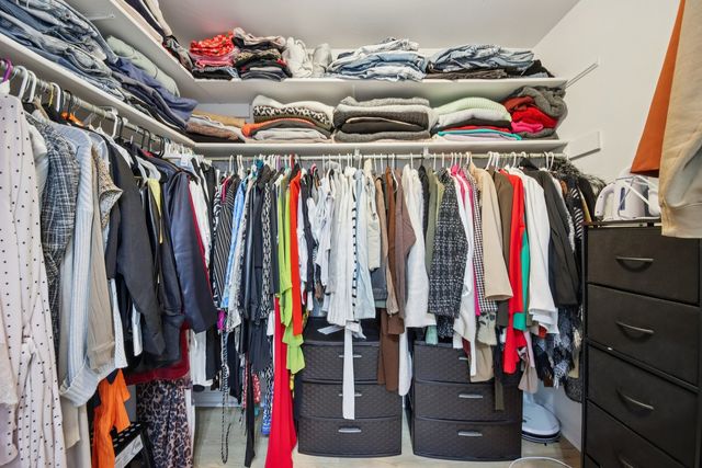 4949 Golf Road 308, Skokie, IL 60077