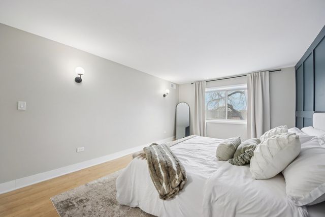 4949 Golf Road 308, Skokie, IL 60077