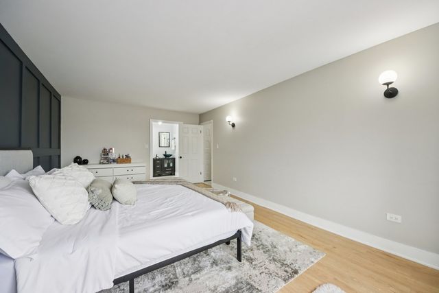 4949 Golf Road 308, Skokie, IL 60077