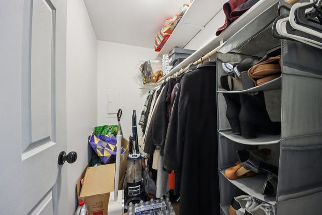 4949 Golf Road 308, Skokie, IL 60077