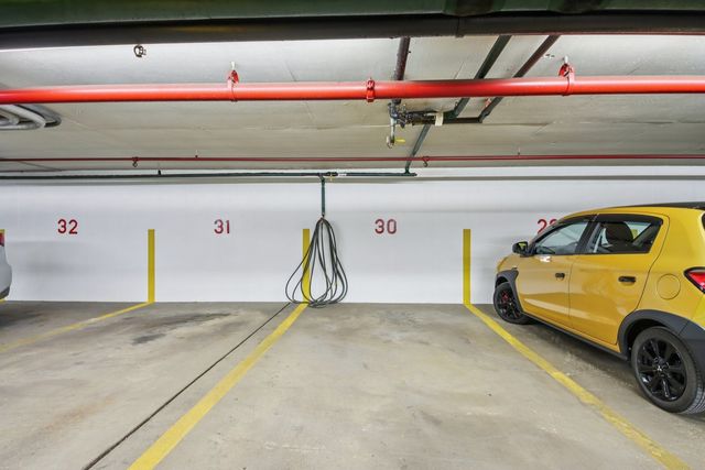 4949 Golf Road 308, Skokie, IL 60077