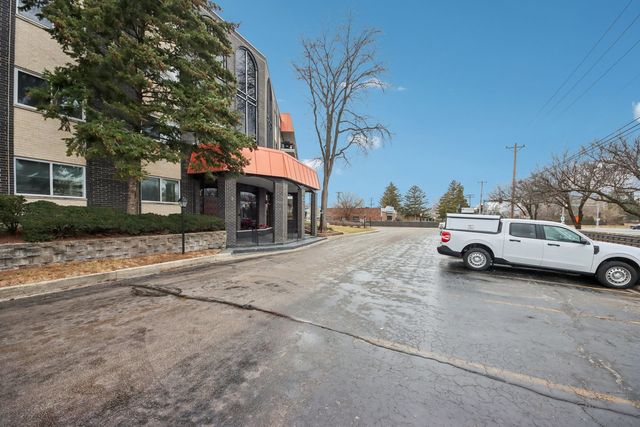 4949 Golf Road 308, Skokie, IL 60077