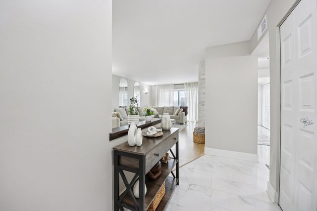 4949 Golf Road 308, Skokie, IL 60077