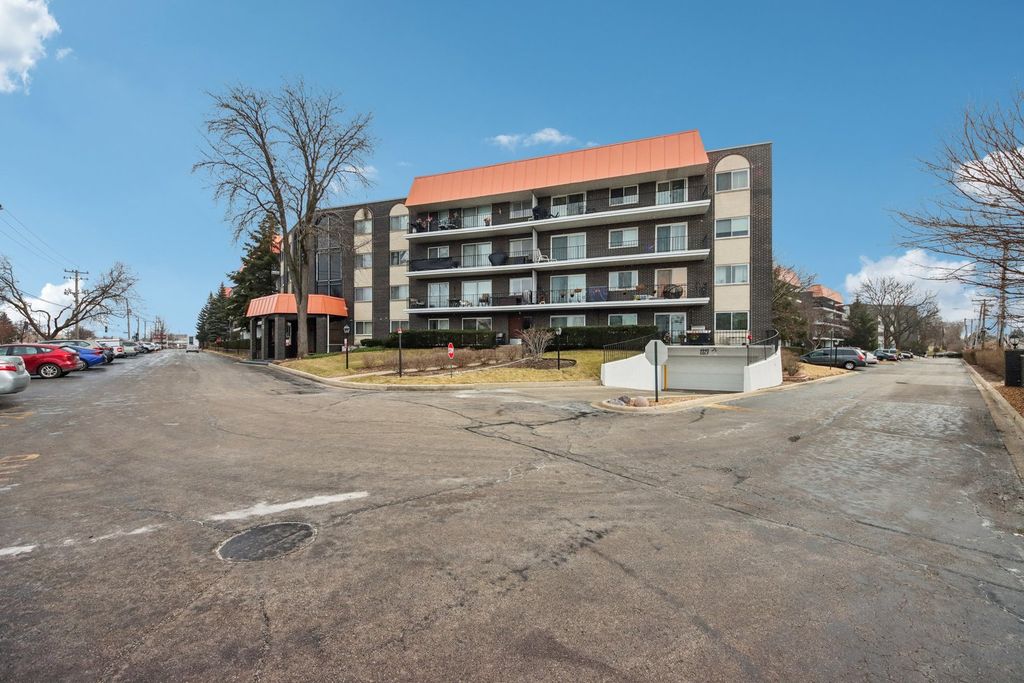 4949 Golf Road 308, Skokie, IL 60077