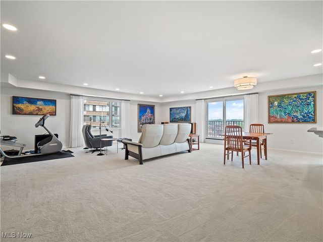 12500 Edgewater Drive 1101, Lakewood, OH 44107