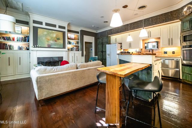 2 Ashley Park Drive, Jackson, MS 39206