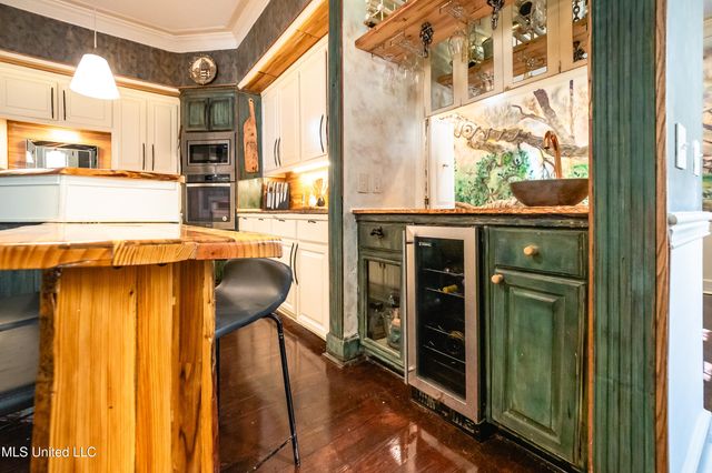 2 Ashley Park Drive, Jackson, MS 39206